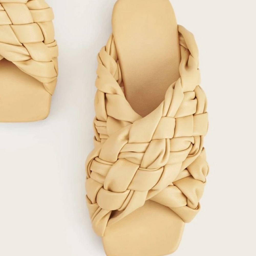 Woven flat sandals